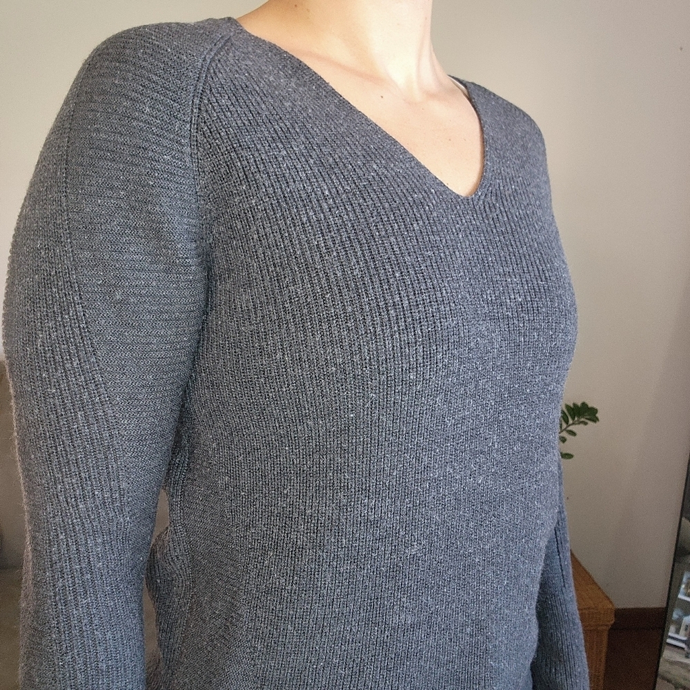 Athleta Ribbed V Neck Oversized Sweater Size XXS - Picture 3 of 5